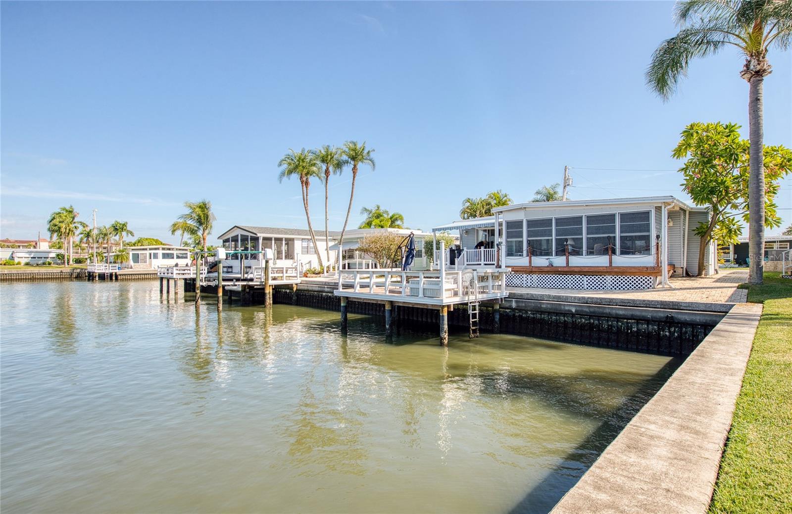 Image 38 of 42 For 18675 Us Highway 19 N 303