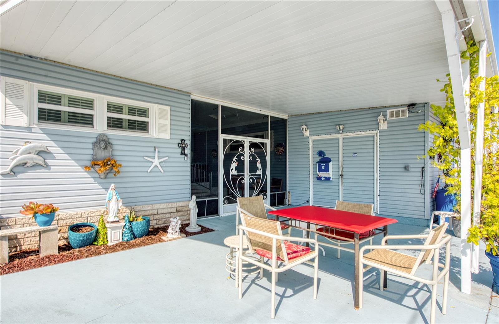 Image 4 of 42 For 18675 Us Highway 19 N 303