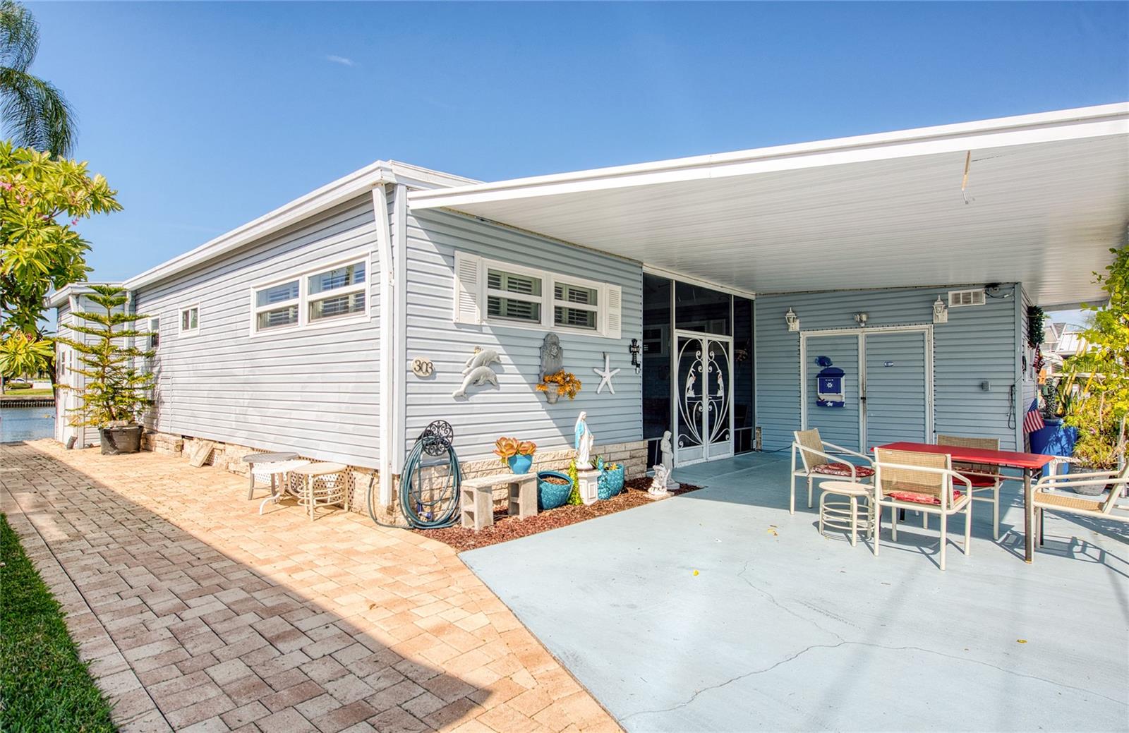 Image 5 of 42 For 18675 Us Highway 19 N 303