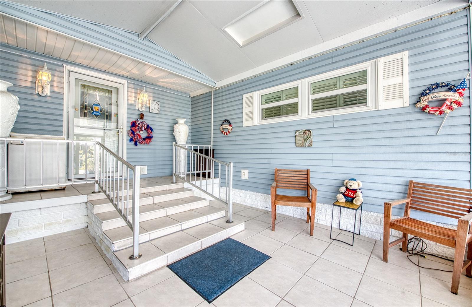 Image 6 of 42 For 18675 Us Highway 19 N 303