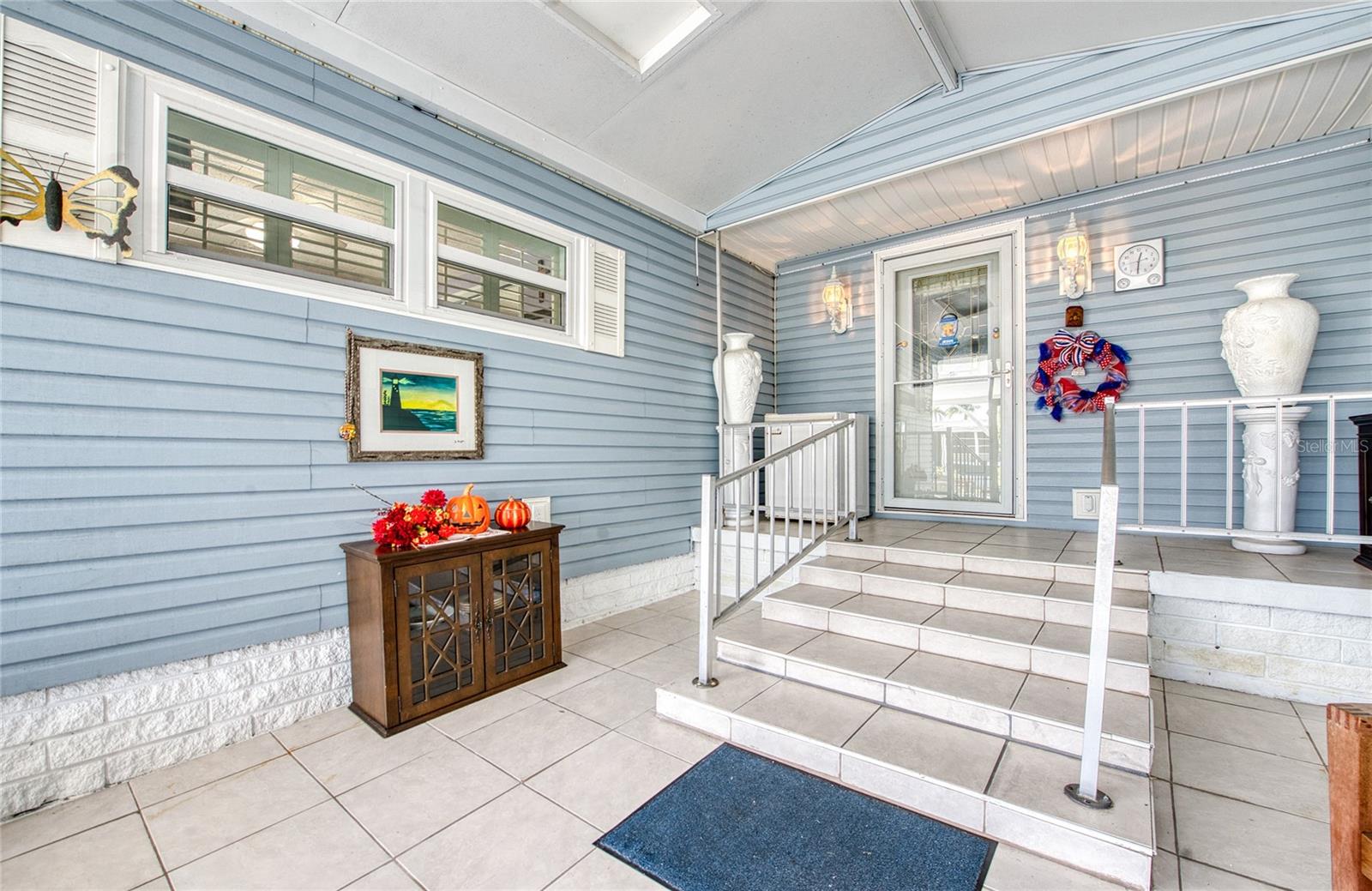 Image 7 of 42 For 18675 Us Highway 19 N 303