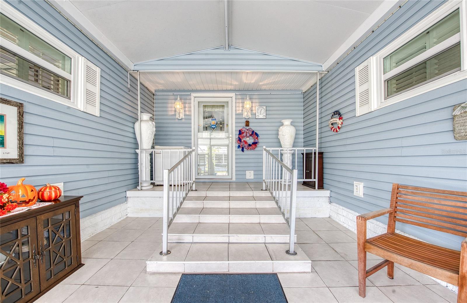 Image 8 of 42 For 18675 Us Highway 19 N 303