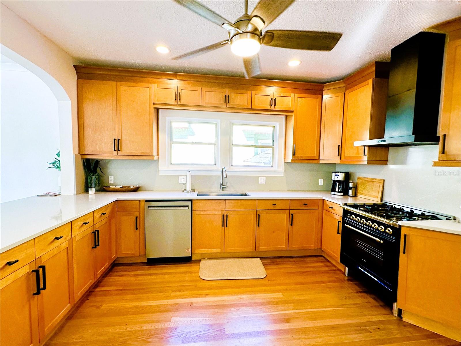 Image 3 of 16 For 150 18th Avenue N