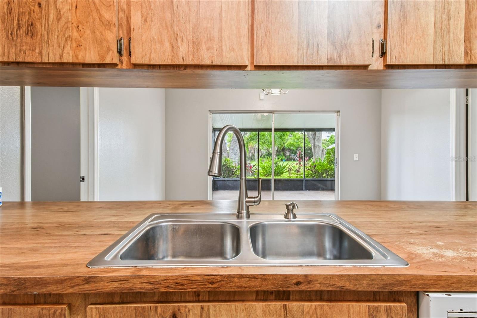 Image 12 of 50 For 16214 Pebblebrook Drive