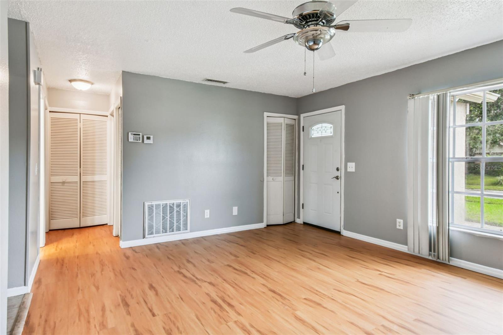 Image 5 of 50 For 16214 Pebblebrook Drive