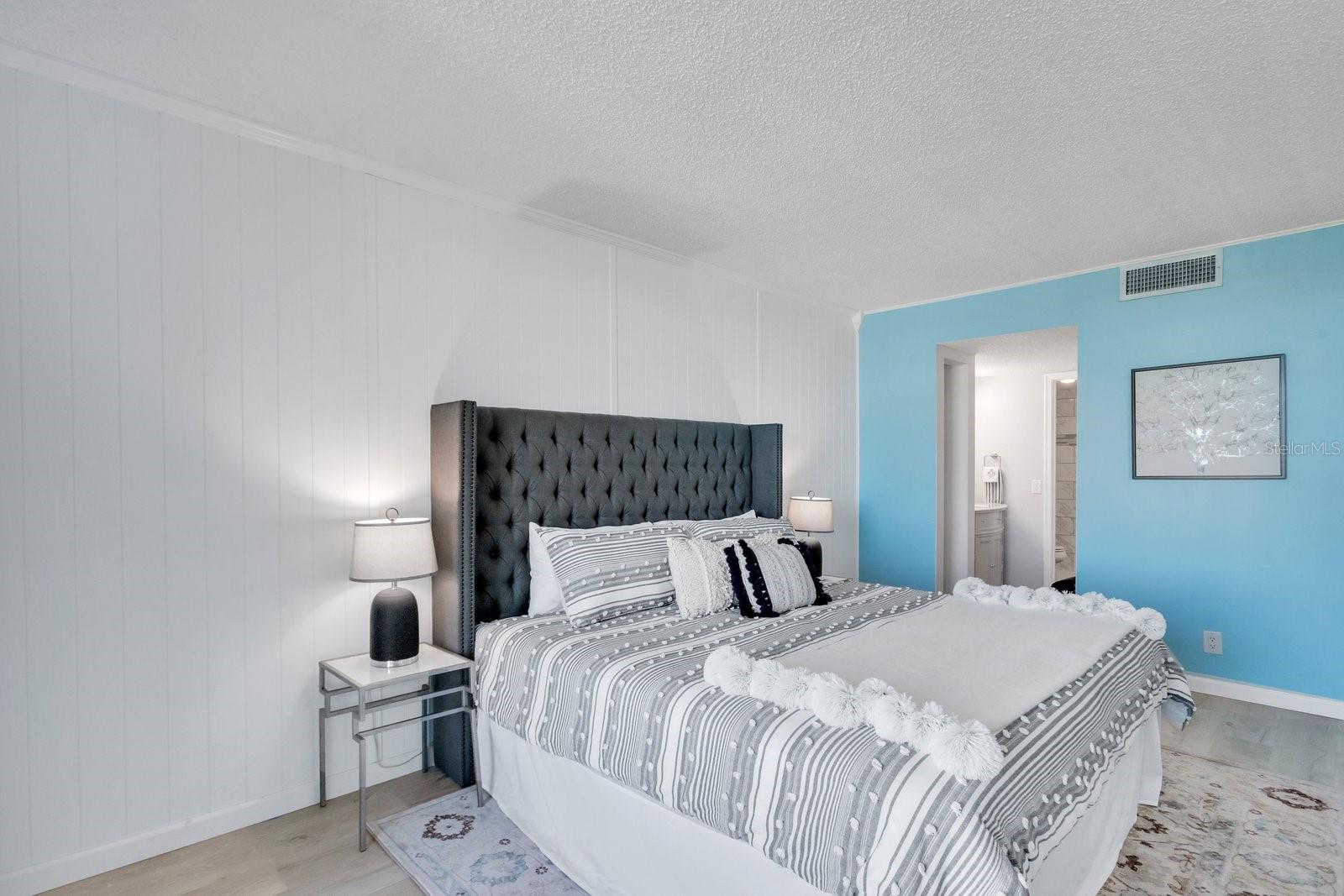 Image 14 of 36 For 6295 Bahia Del Mar Circle 403