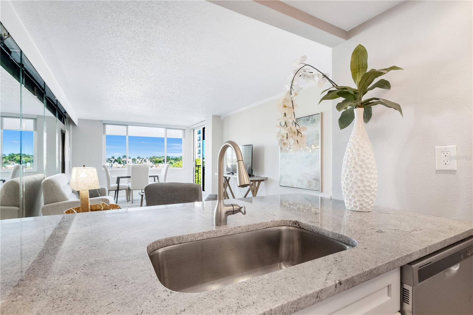 Image 7 of 36 For 6295 Bahia Del Mar Circle 403