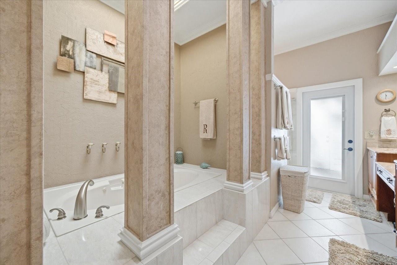 Image 48 of 99 For 2035 Indian Creek Court