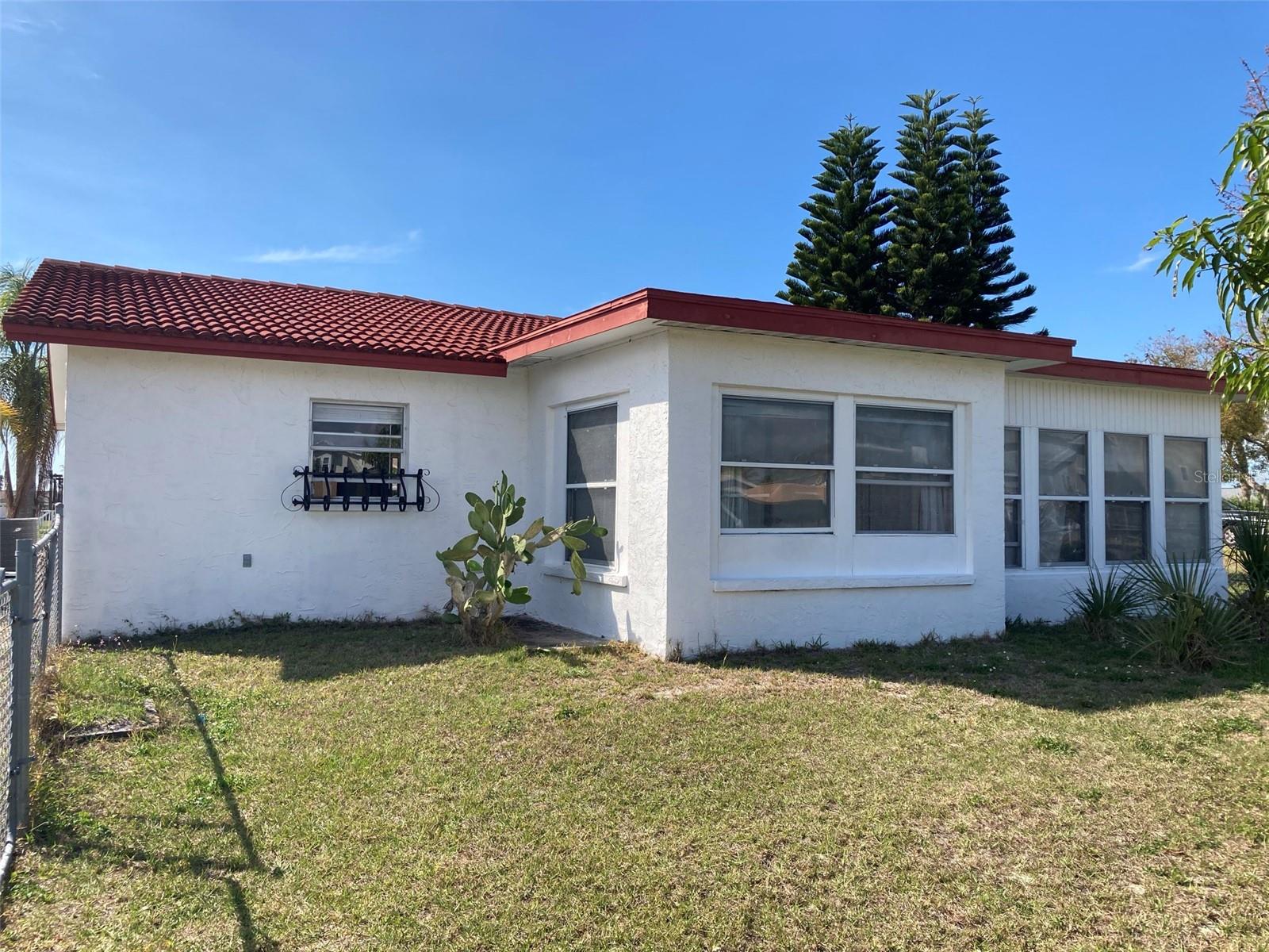 Image 3 of 4 For 15626 Donzi Drive