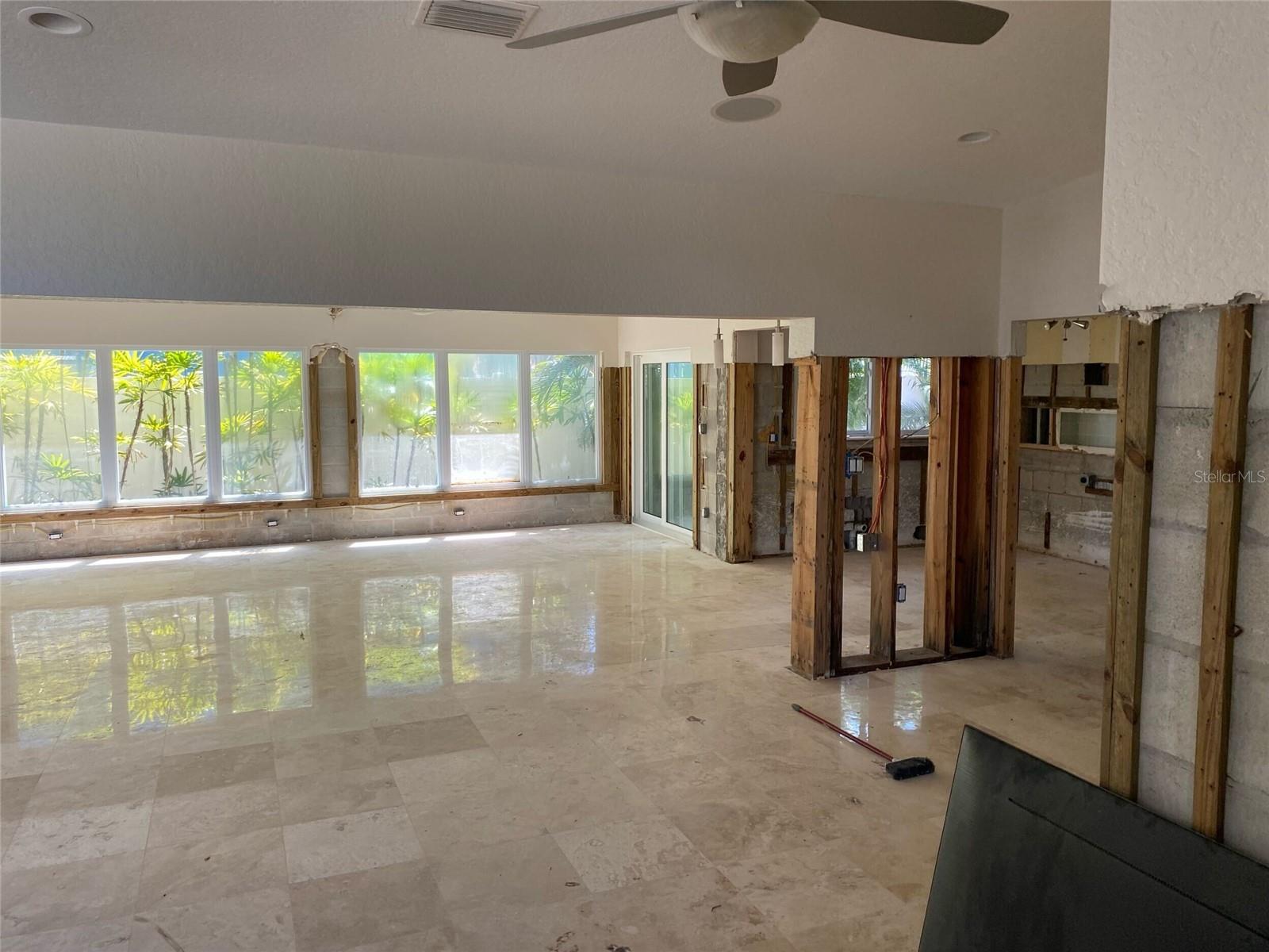 Image 4 of 12 For 65 Iris Street