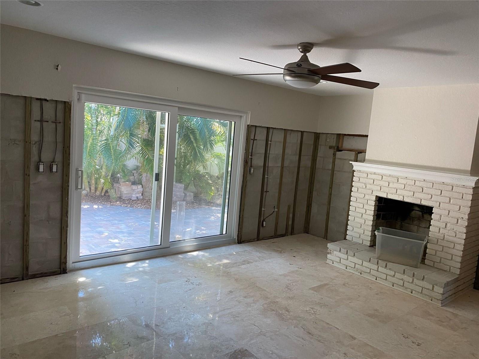 Image 7 of 12 For 65 Iris Street