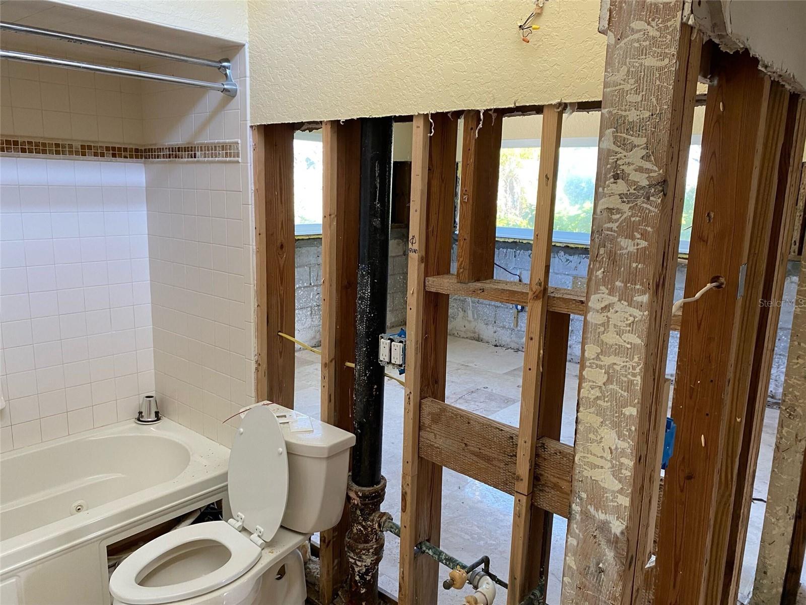 Image 8 of 12 For 65 Iris Street