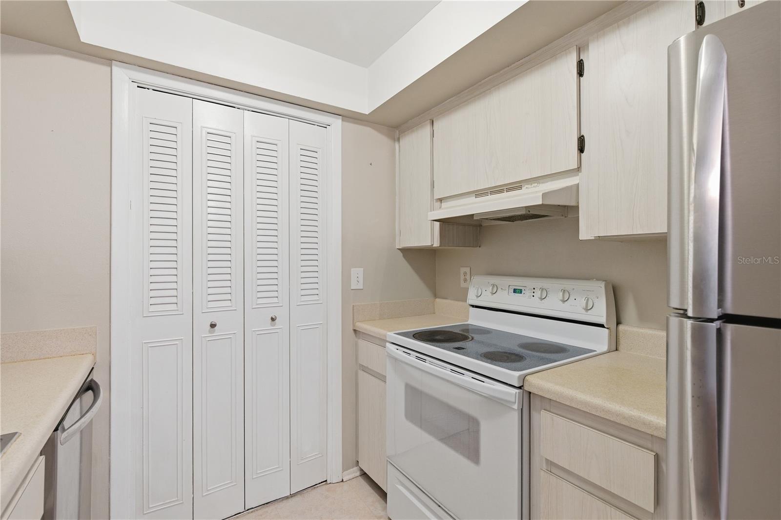 Image 22 of 38 For 2630 Pearce Drive 208