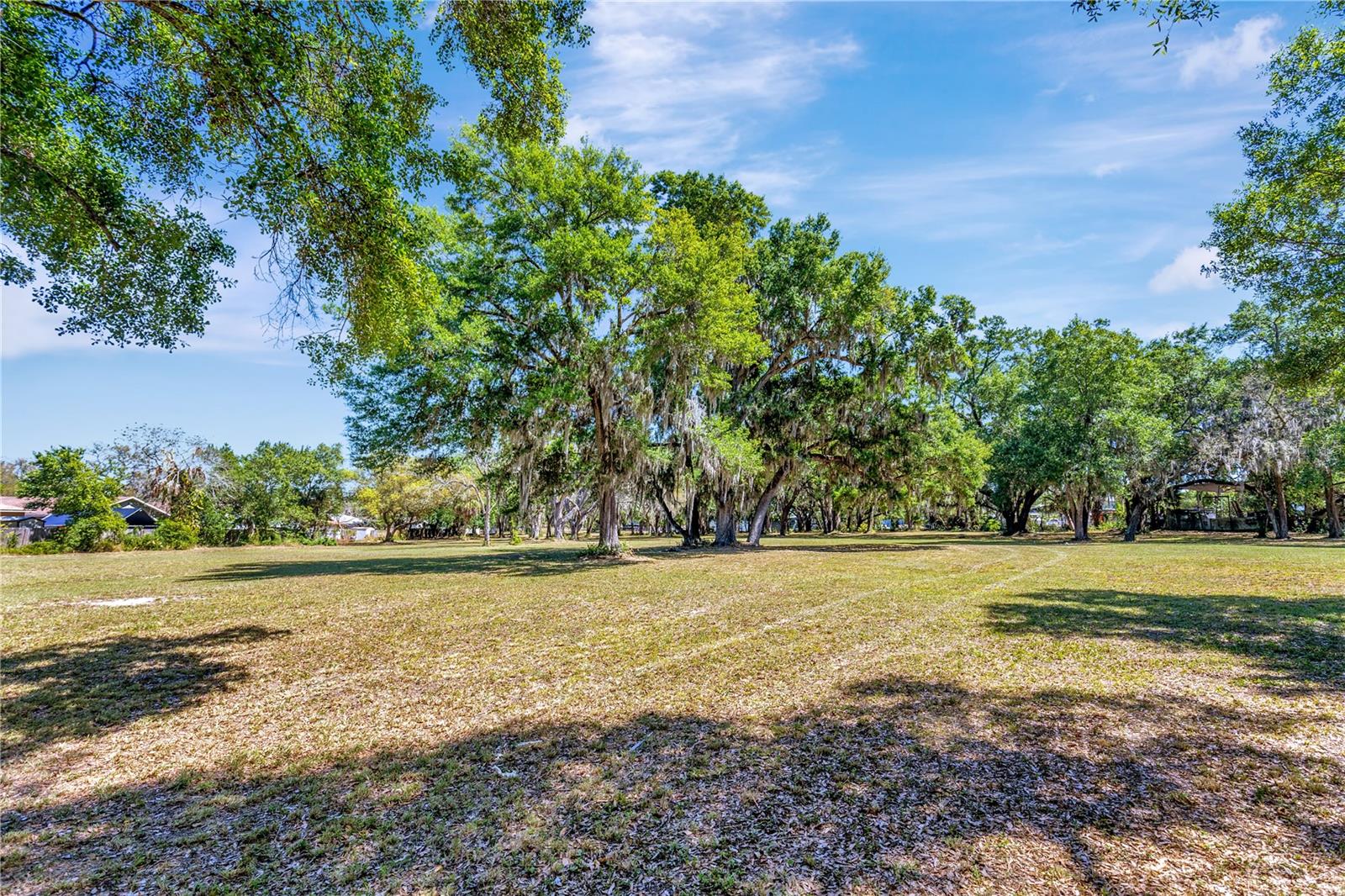 Listing photo id 3 for 5501 37th Street
