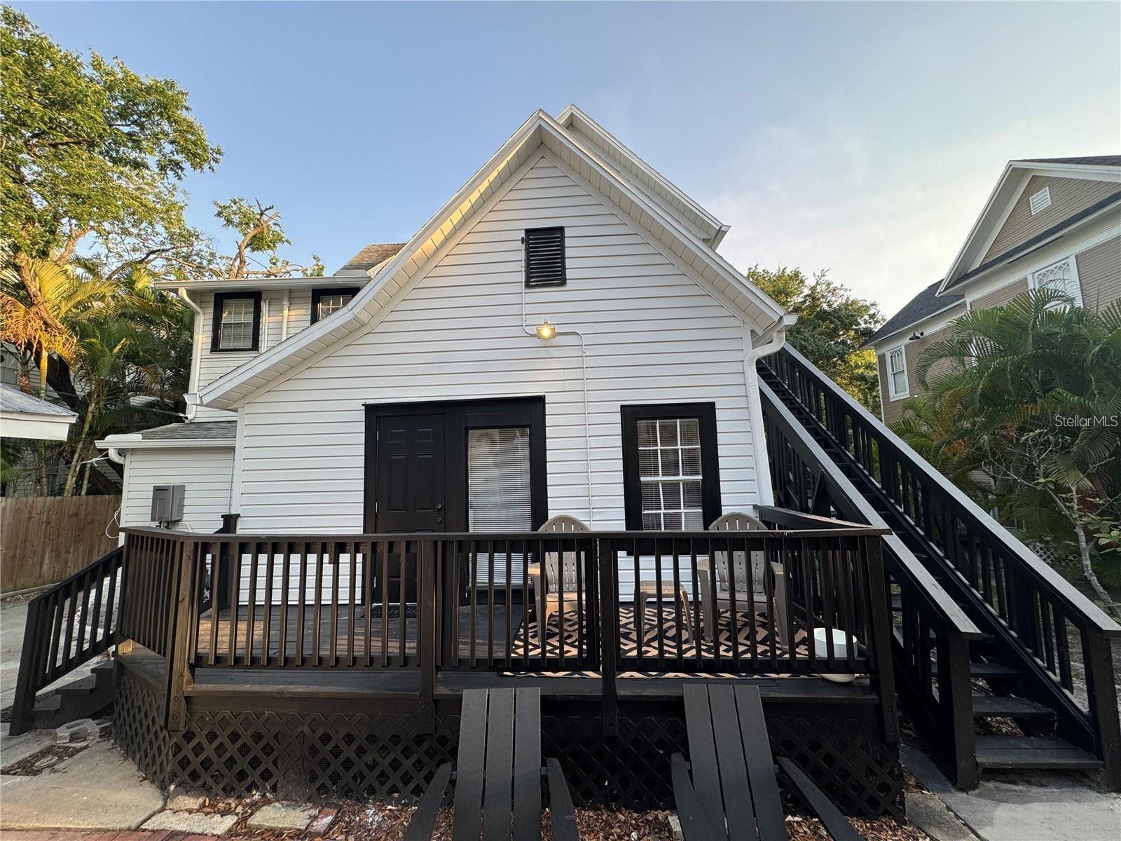 Image 22 of 54 For 609 Azeele Street