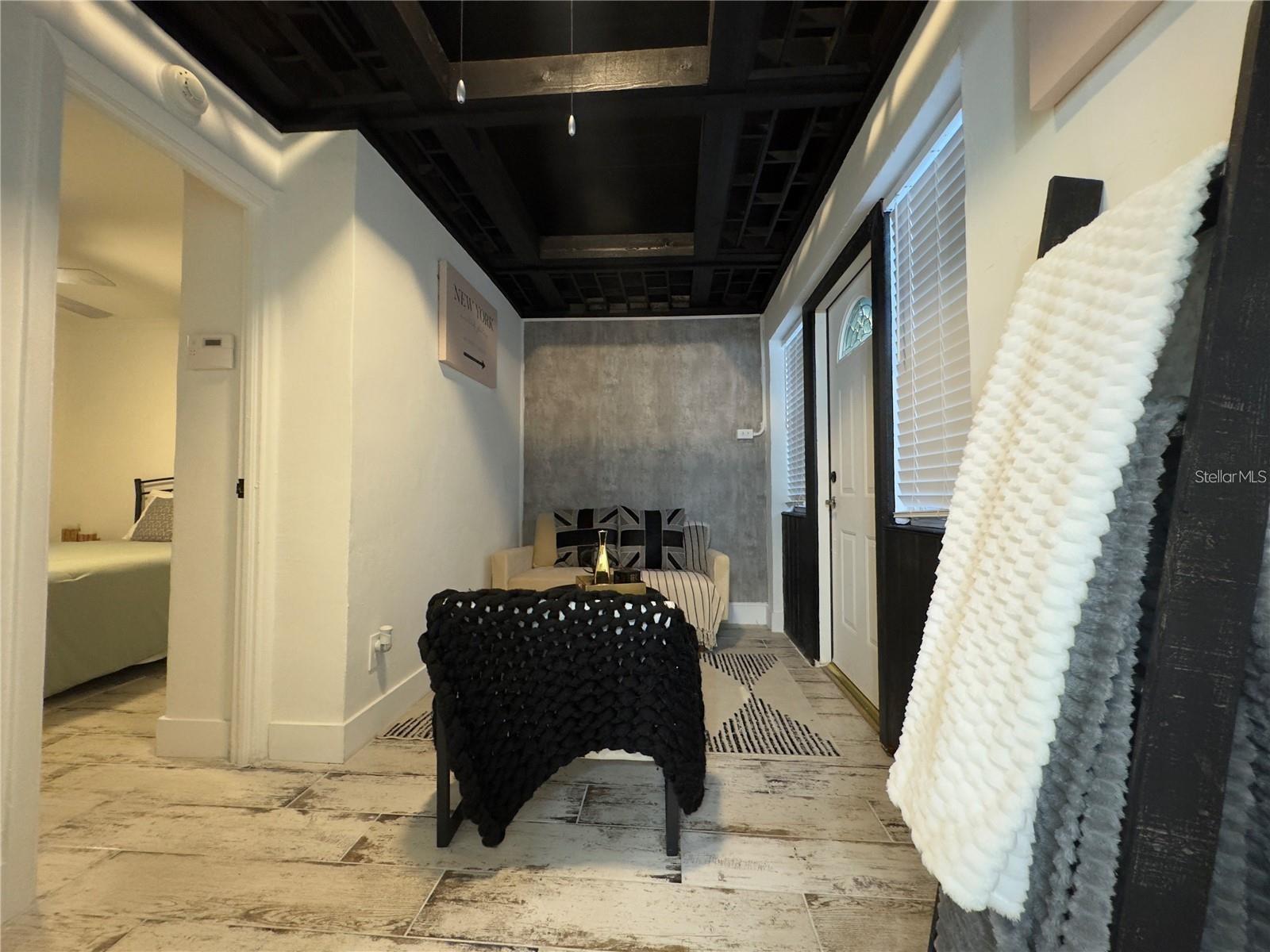 Image 42 of 54 For 609 Azeele Street