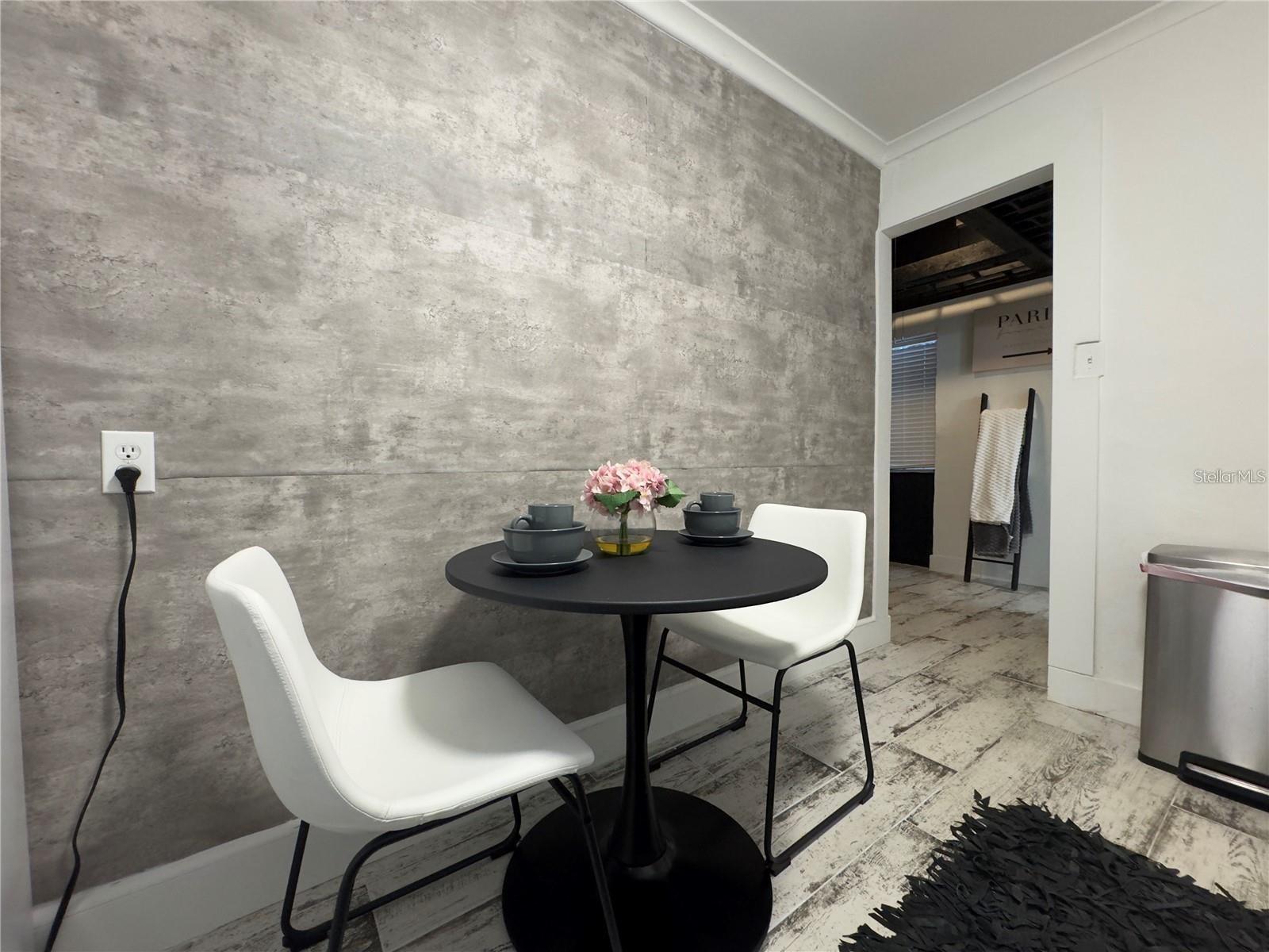 Image 47 of 54 For 609 Azeele Street