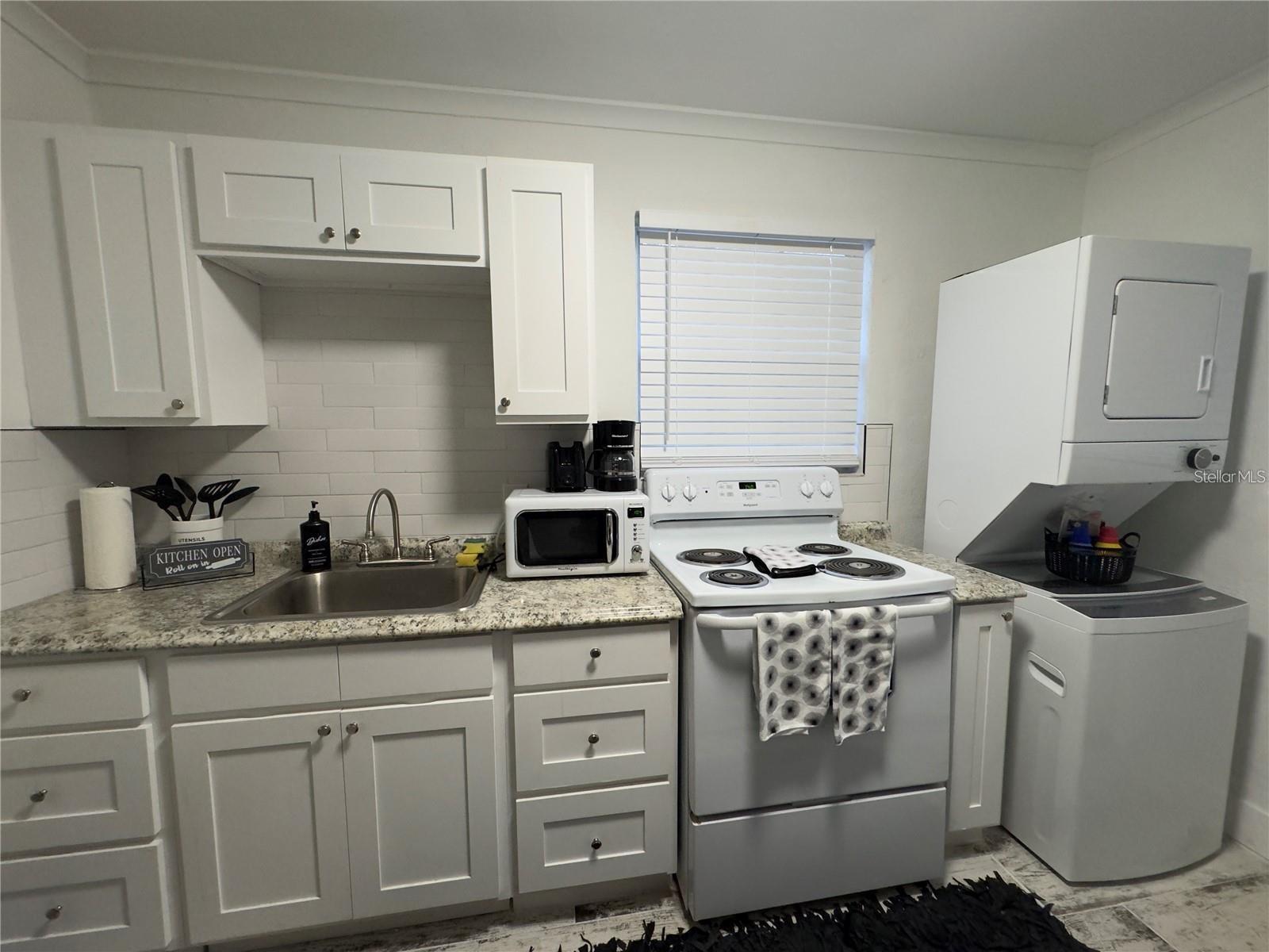 Image 48 of 54 For 609 Azeele Street