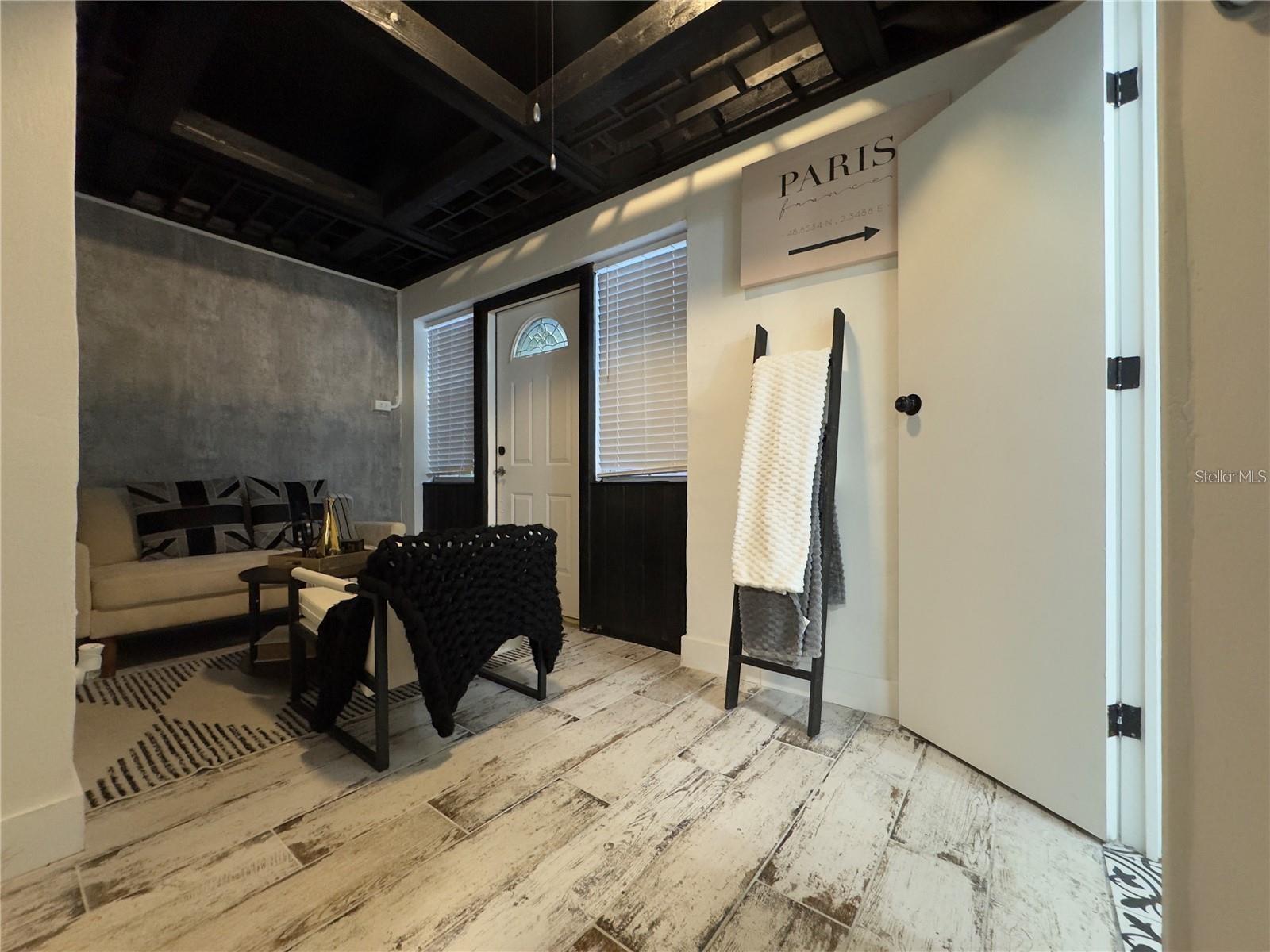 Image 50 of 54 For 609 Azeele Street