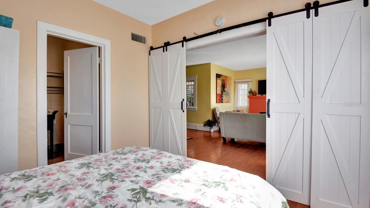 Image 17 of 46 For 213 Jessamine Boulevard