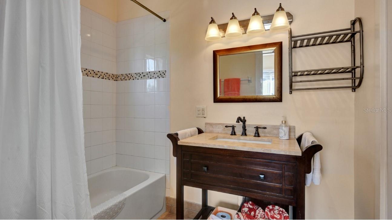 Image 19 of 46 For 213 Jessamine Boulevard