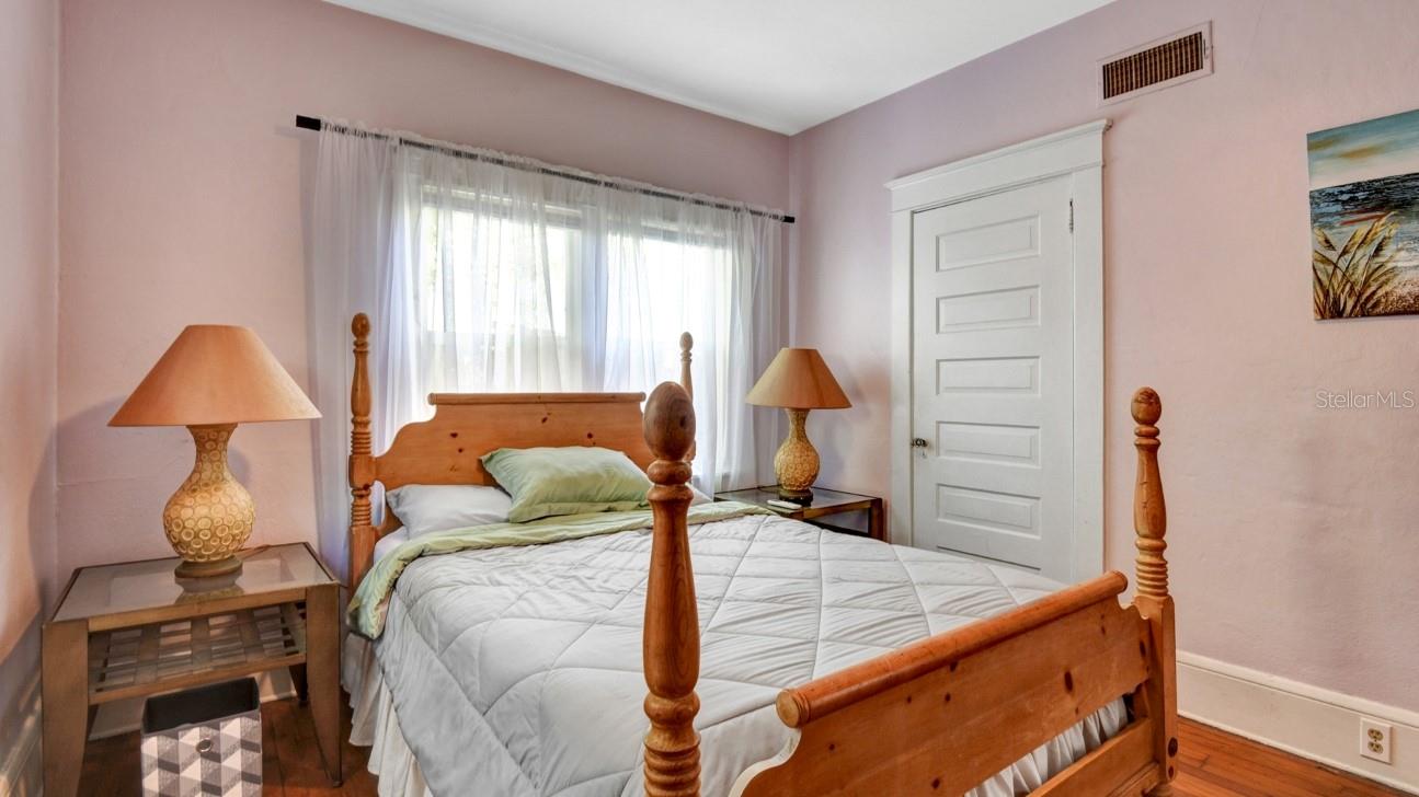 Image 22 of 46 For 213 Jessamine Boulevard