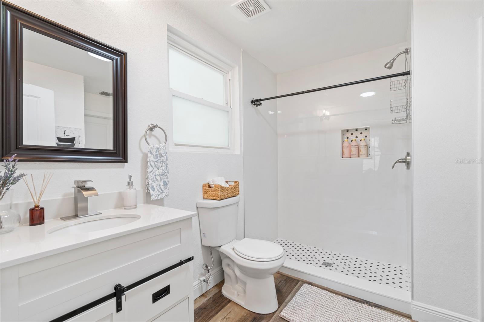 Image 12 of 33 For 2402 Cypress Street