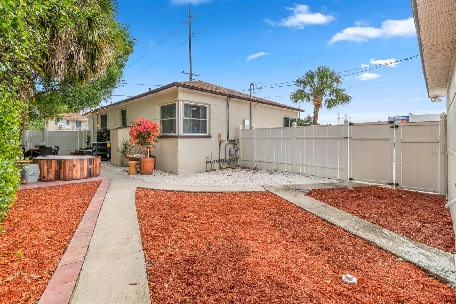 Image 29 of 33 For 2402 Cypress Street