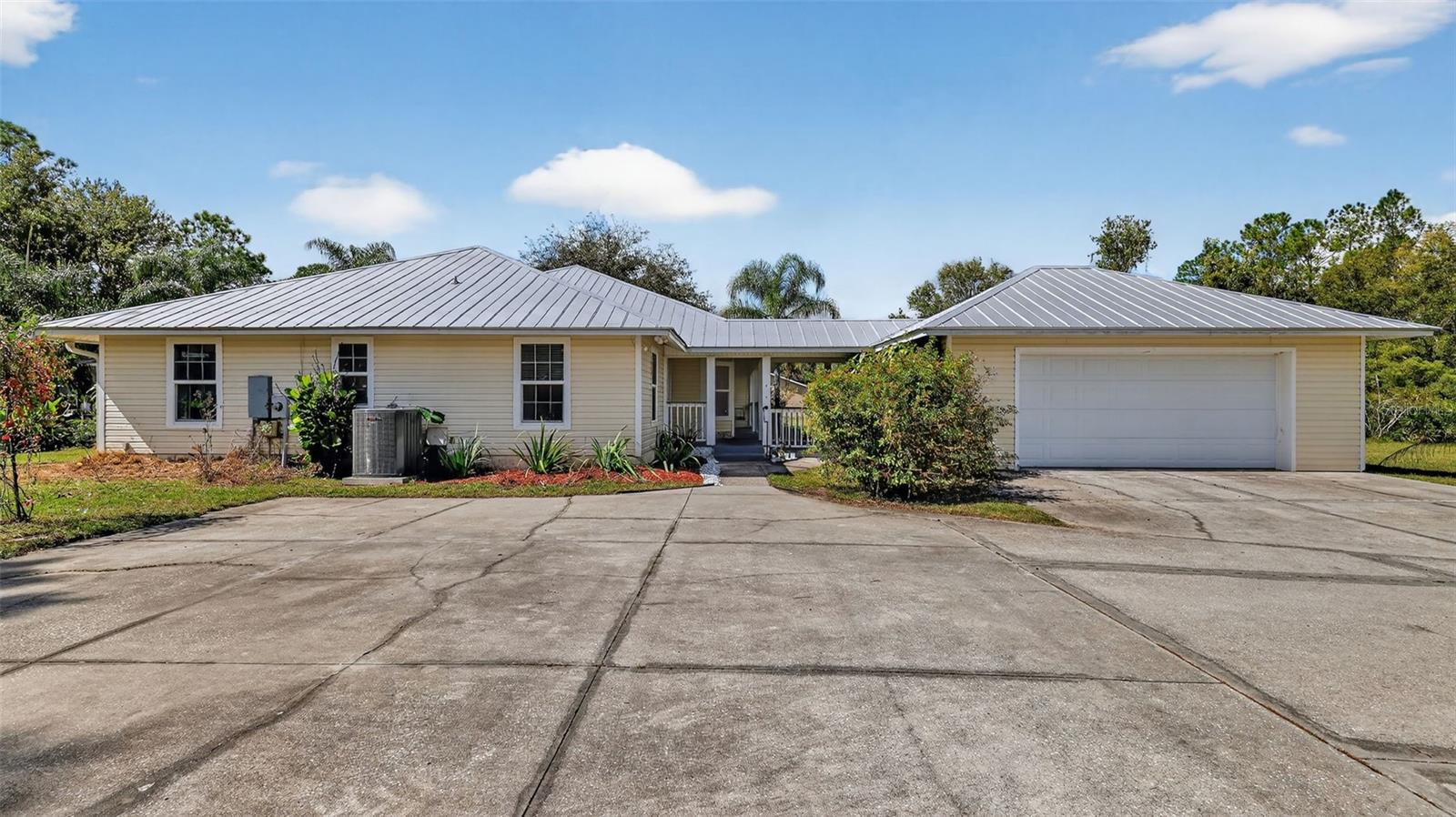 Listing photo id 43 for 26530 Green Willow Run