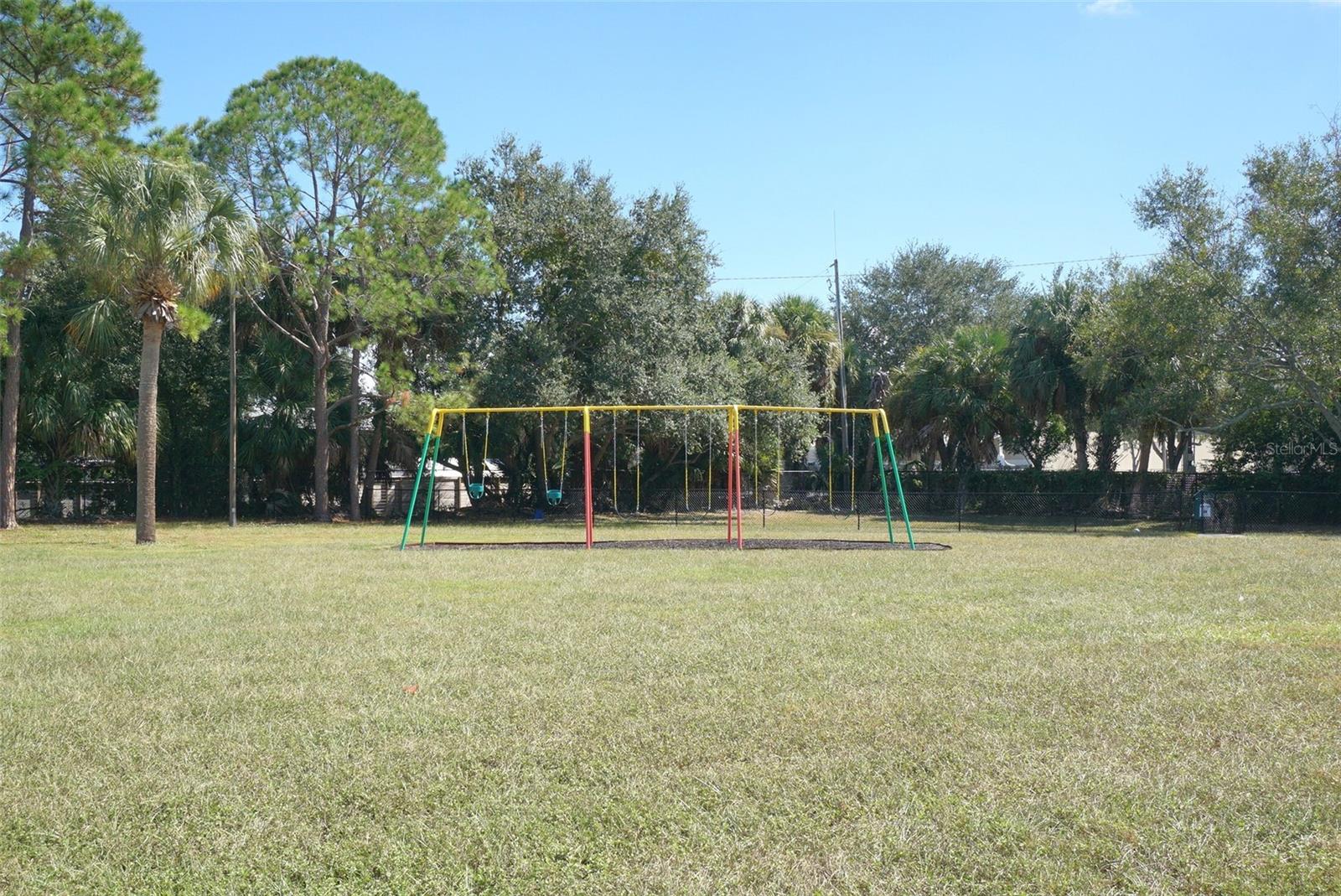 Image 17 of 23 For 4515 La Capri Court