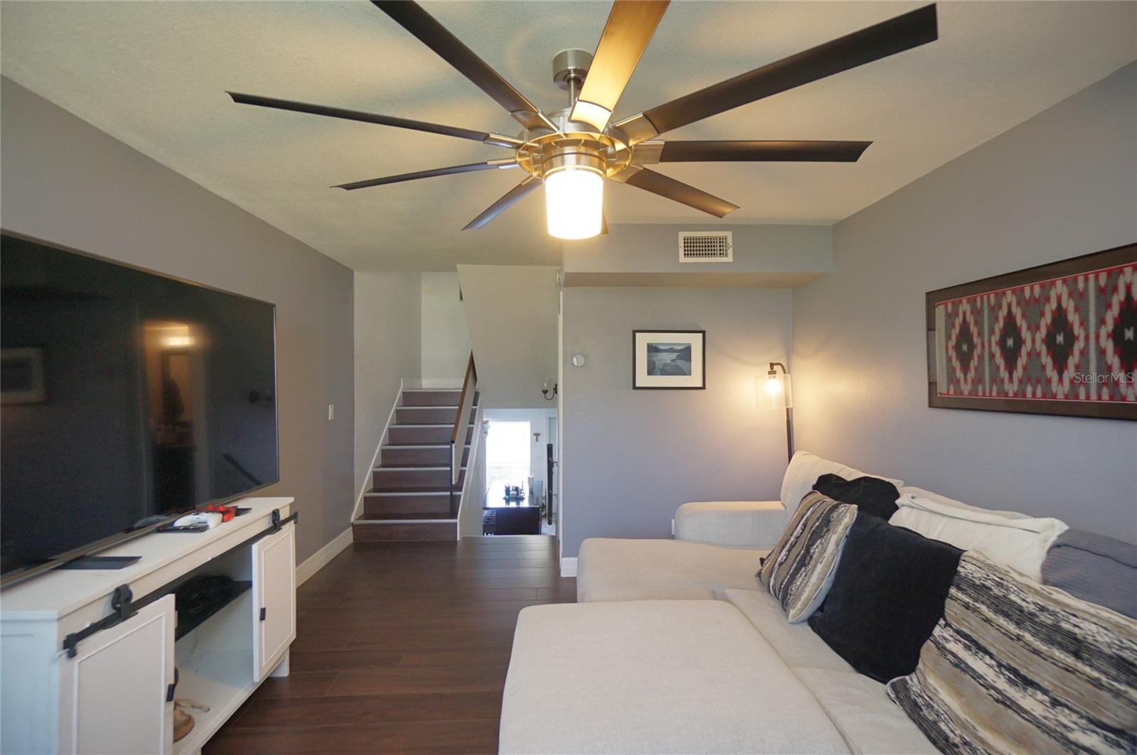 Image 5 of 23 For 4515 La Capri Court