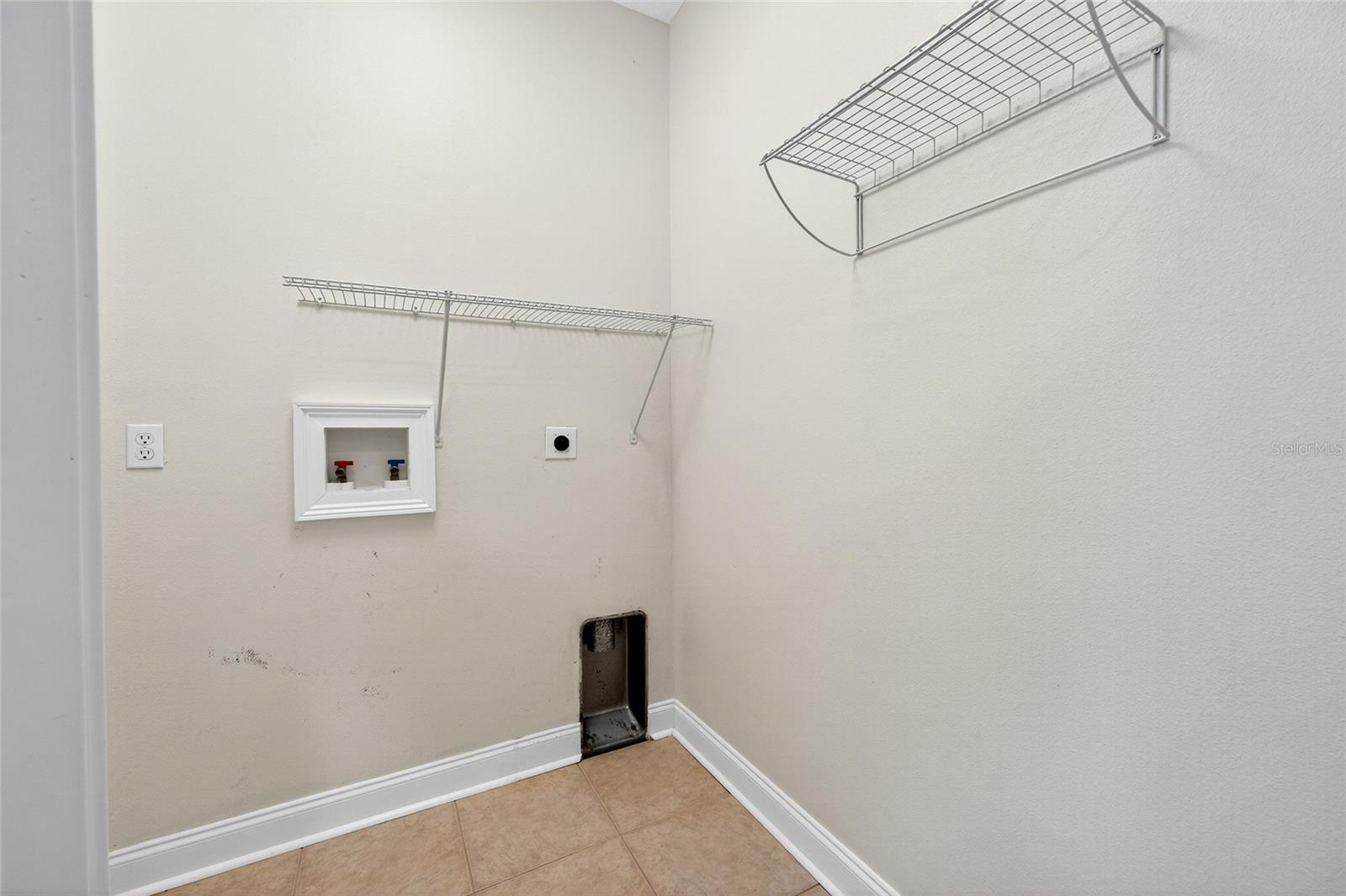 Image 23 of 42 For 2509 Bay Boulevard B