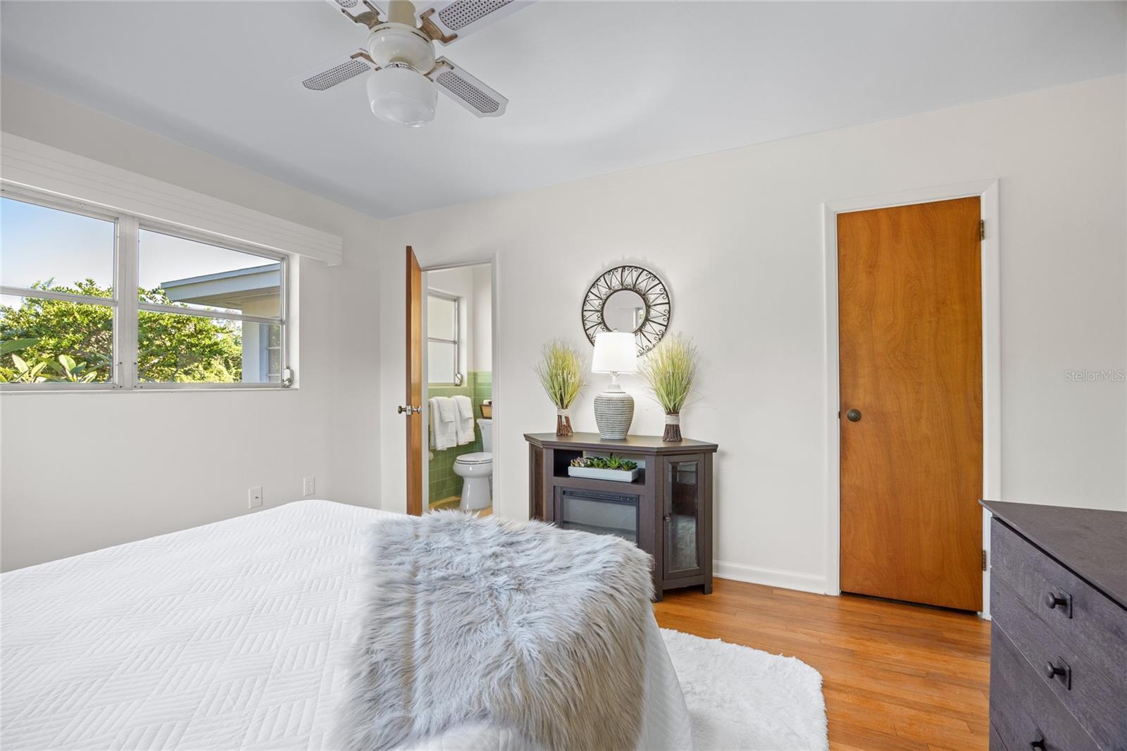 Image 16 of 49 For 1198 Fairway Drive