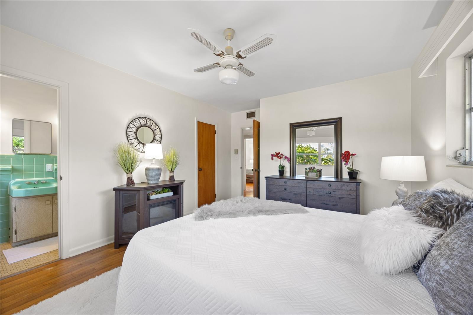 Image 17 of 49 For 1198 Fairway Drive