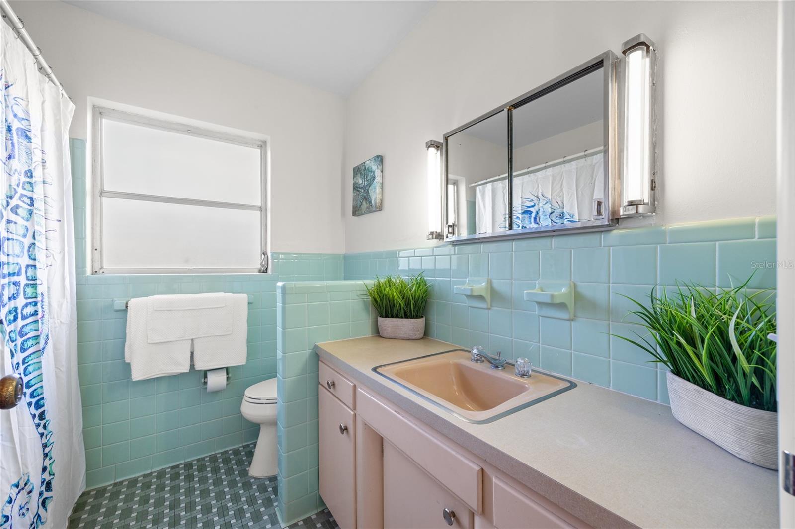 Image 21 of 49 For 1198 Fairway Drive