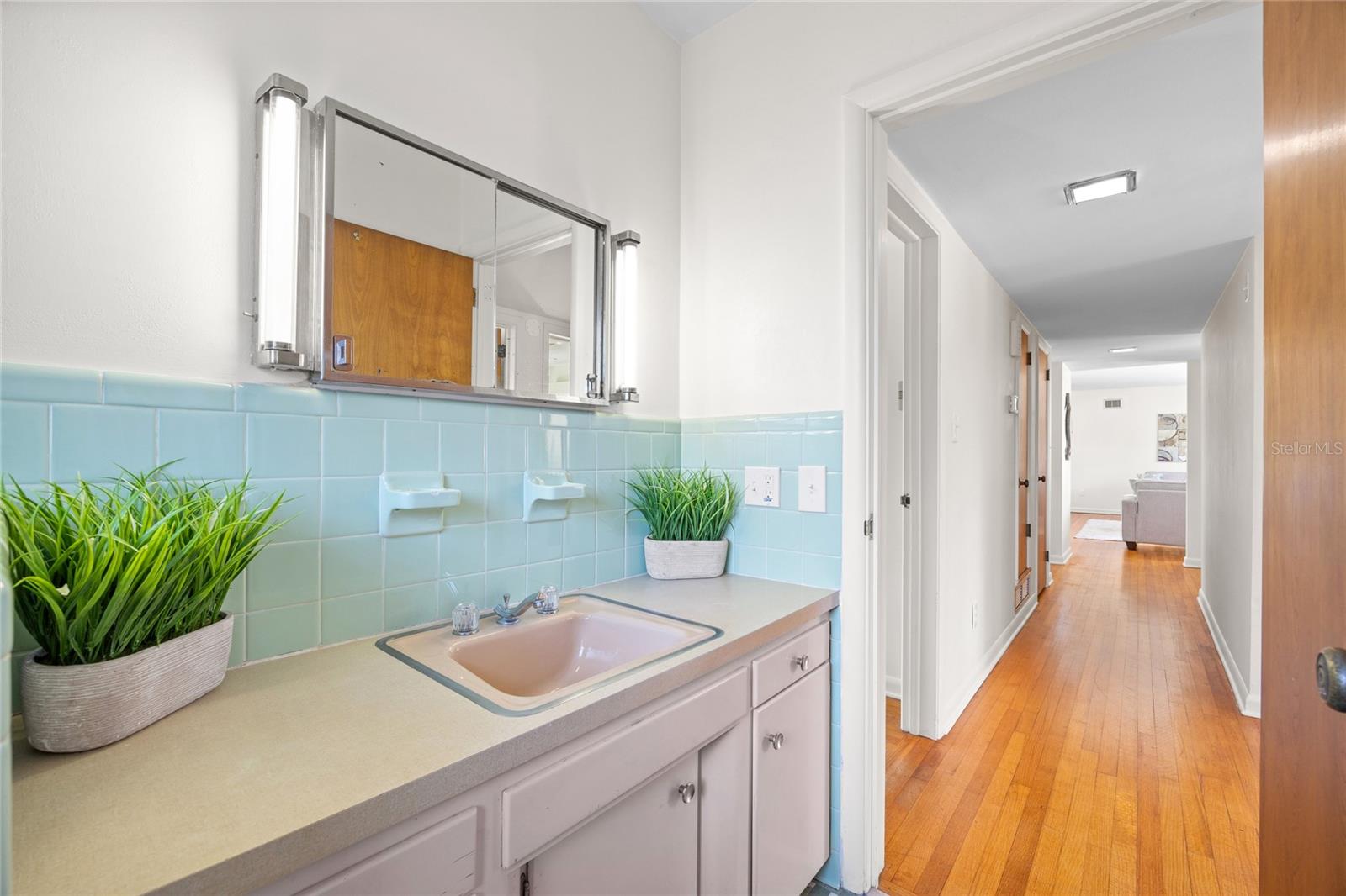 Image 22 of 49 For 1198 Fairway Drive