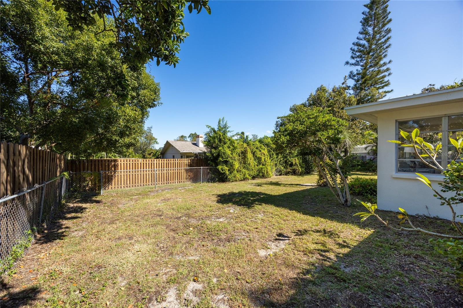 Image 28 of 49 For 1198 Fairway Drive