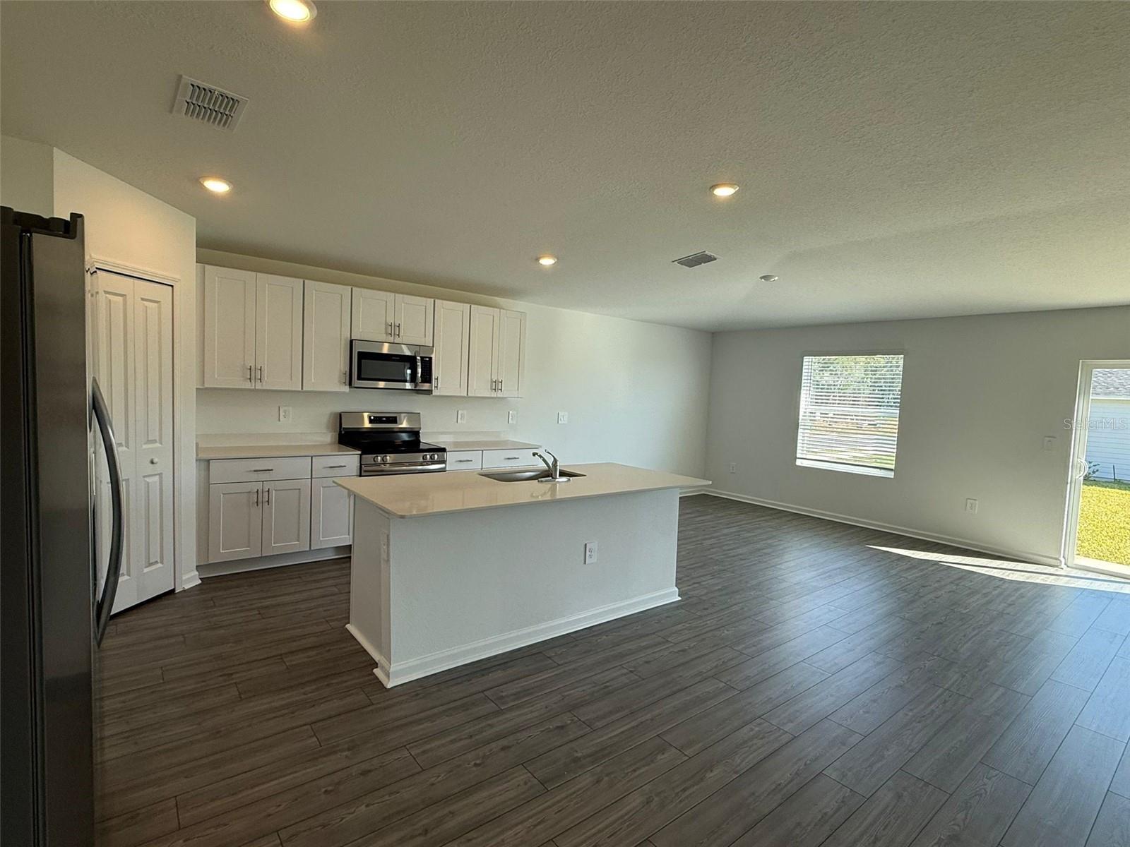 Image 3 of 16 For 8283 42nd Circle