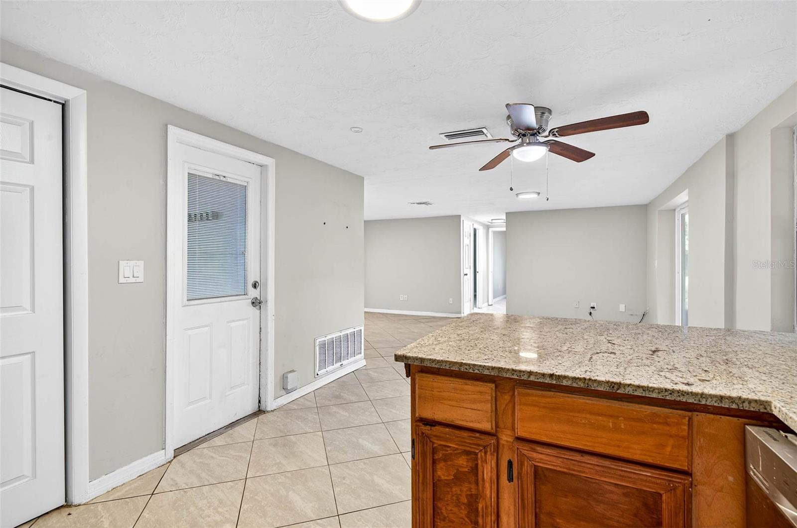 Image 12 of 20 For 4752 Daphne Street