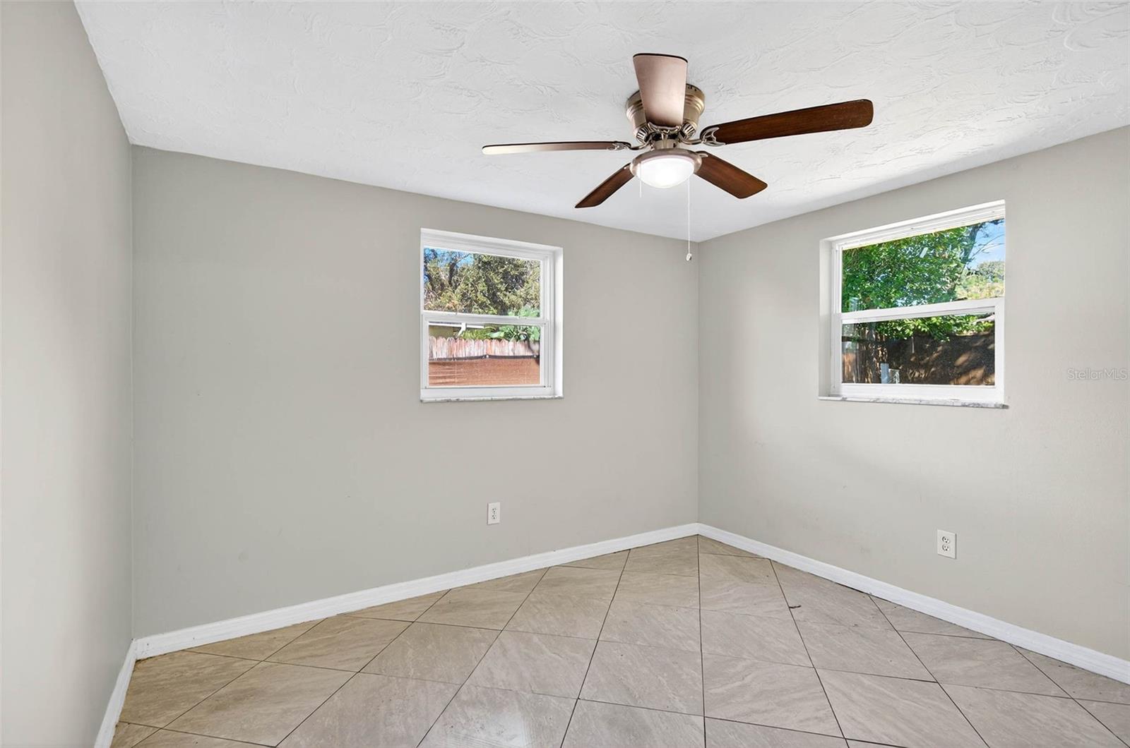 Image 14 of 20 For 4752 Daphne Street