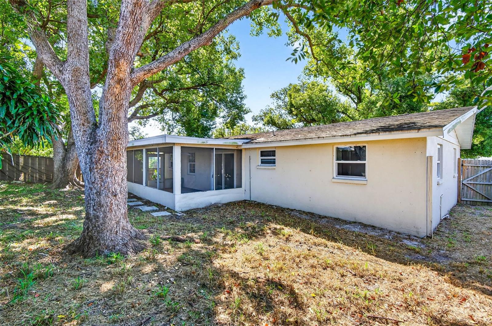 Image 19 of 20 For 4752 Daphne Street