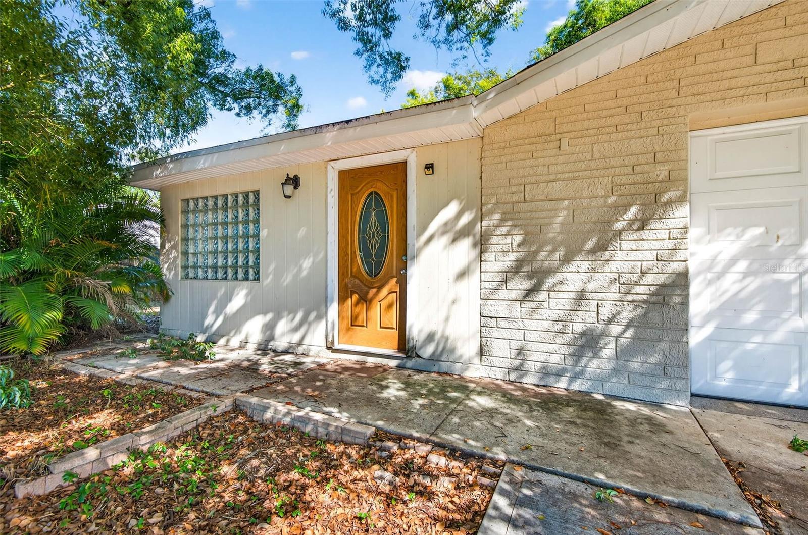 Image 2 of 20 For 4752 Daphne Street