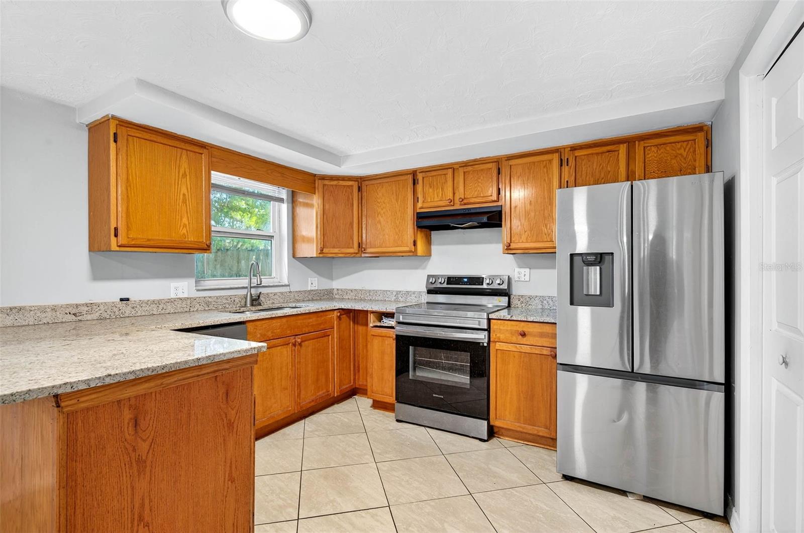 Image 5 of 20 For 4752 Daphne Street