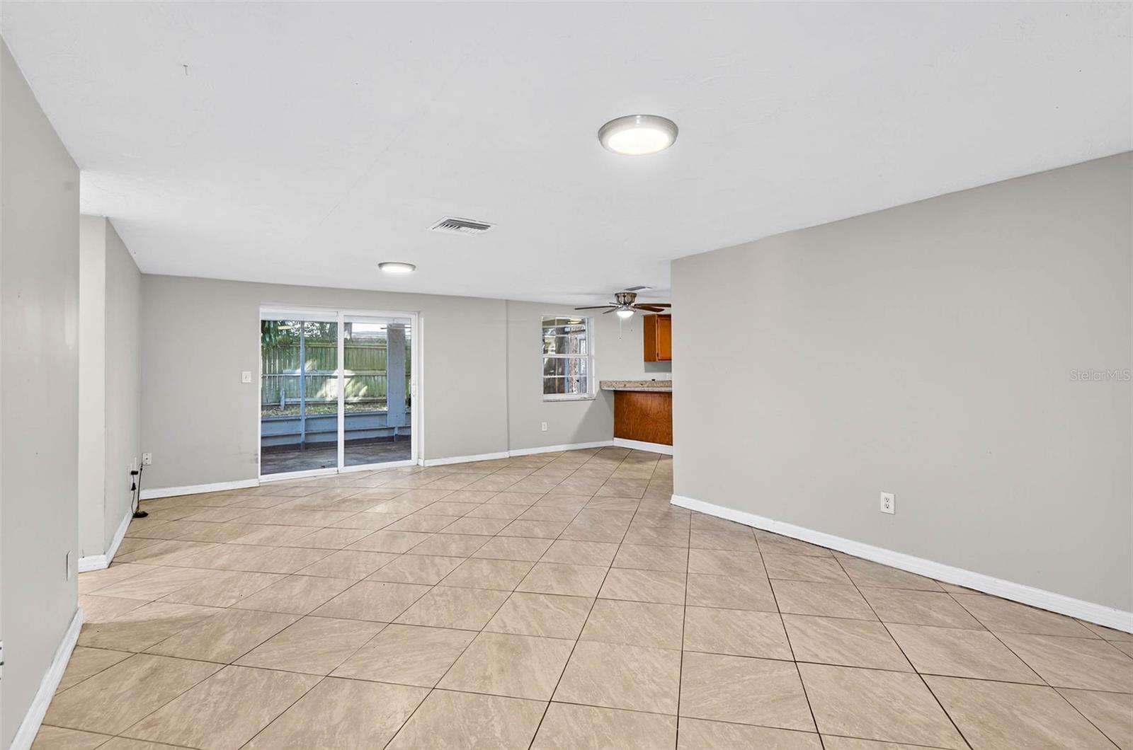 Image 7 of 20 For 4752 Daphne Street