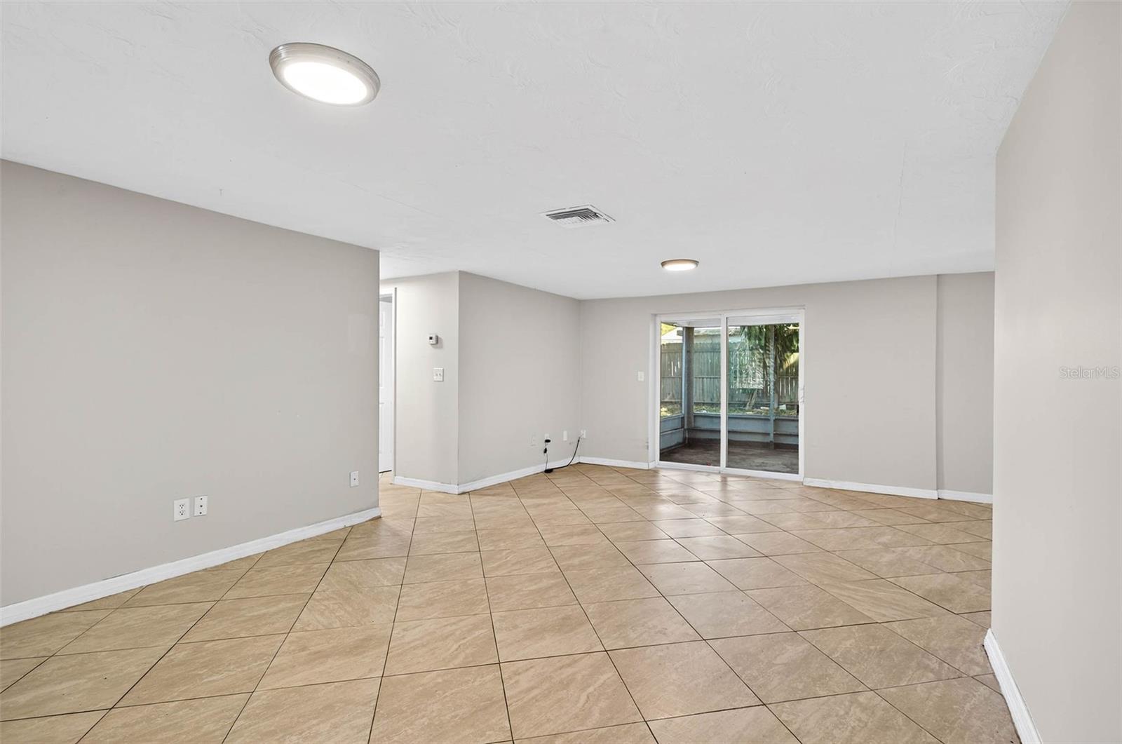 Image 9 of 20 For 4752 Daphne Street