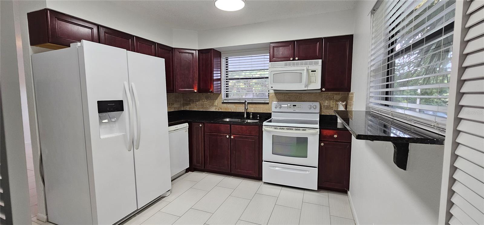 Image 4 of 20 For 484 Santa Cruz Place Ne G