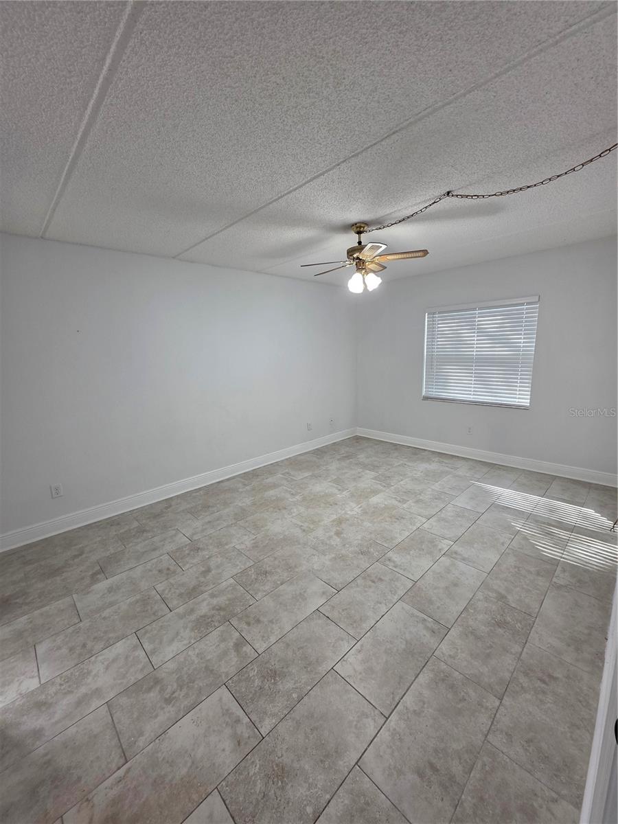 Image 20 of 33 For 3821 Oak Drive J51