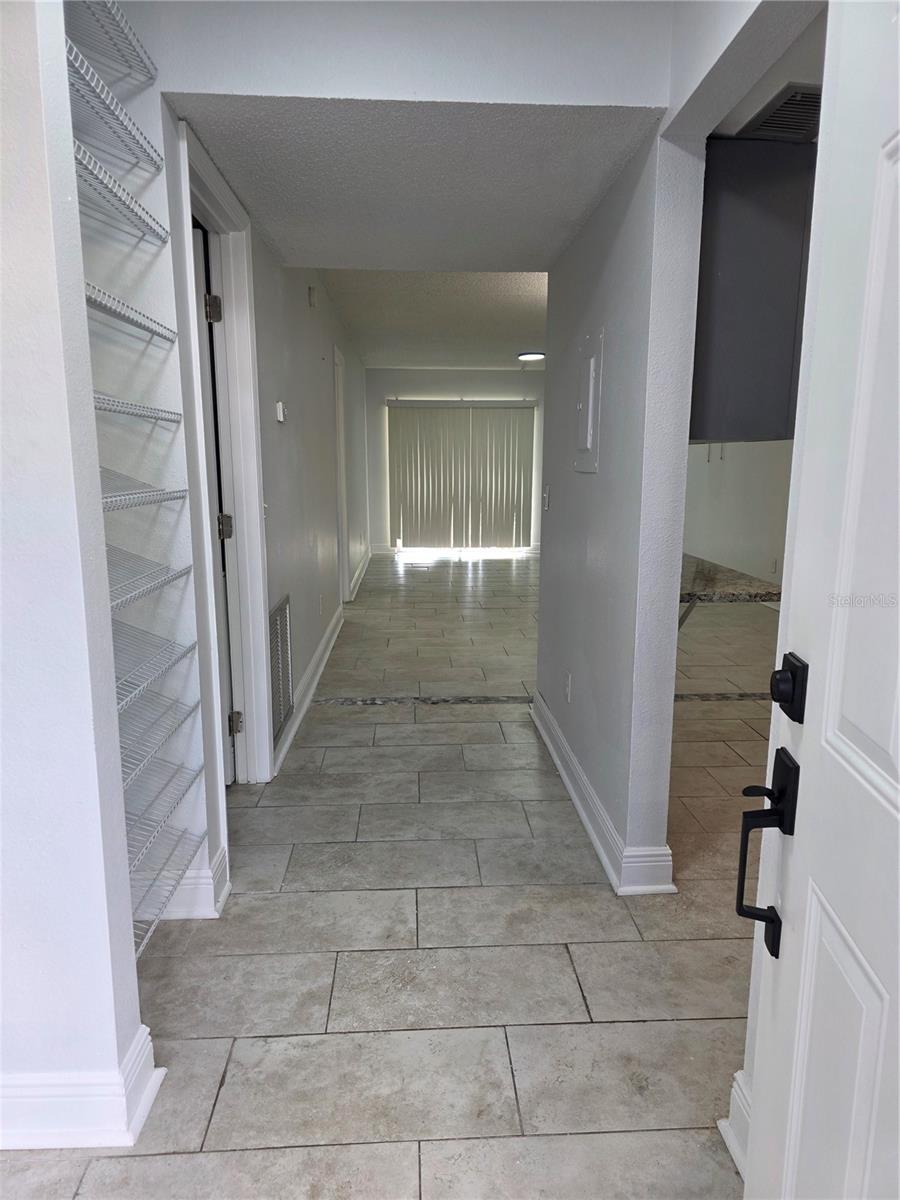 Image 3 of 33 For 3821 Oak Drive J51