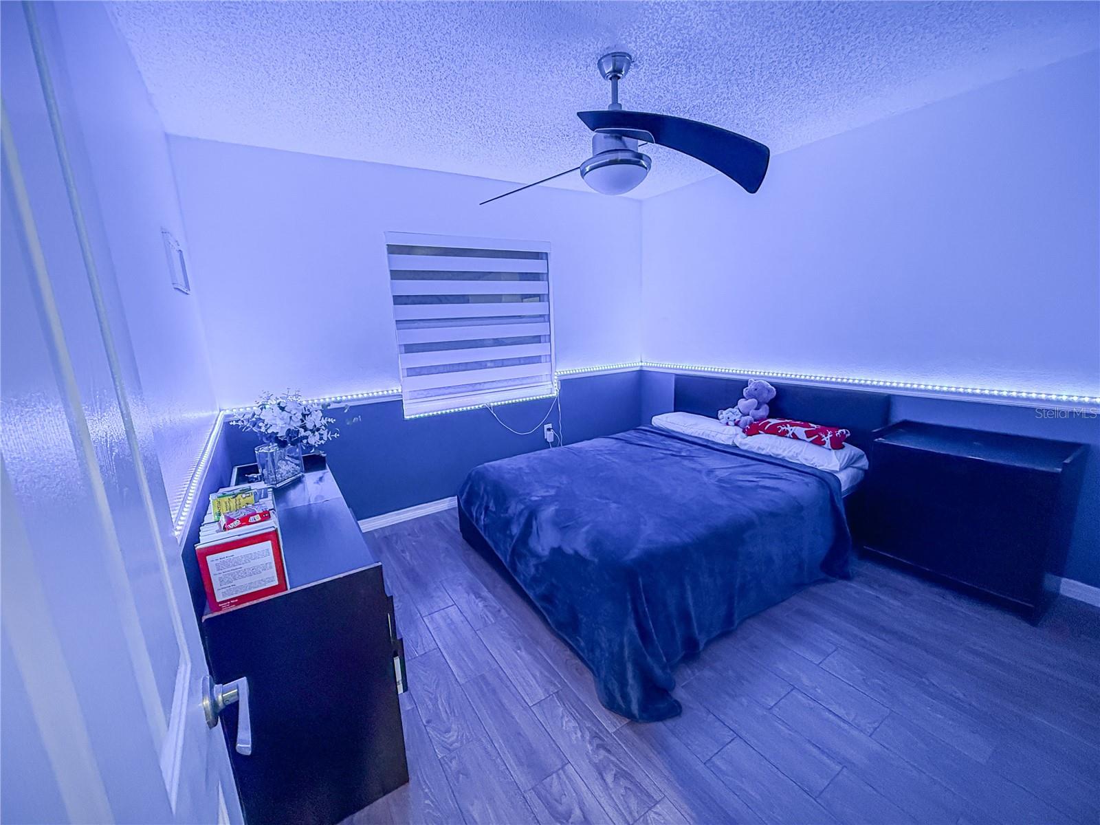 Listing photo id 8 for 1054 Old Field Drive