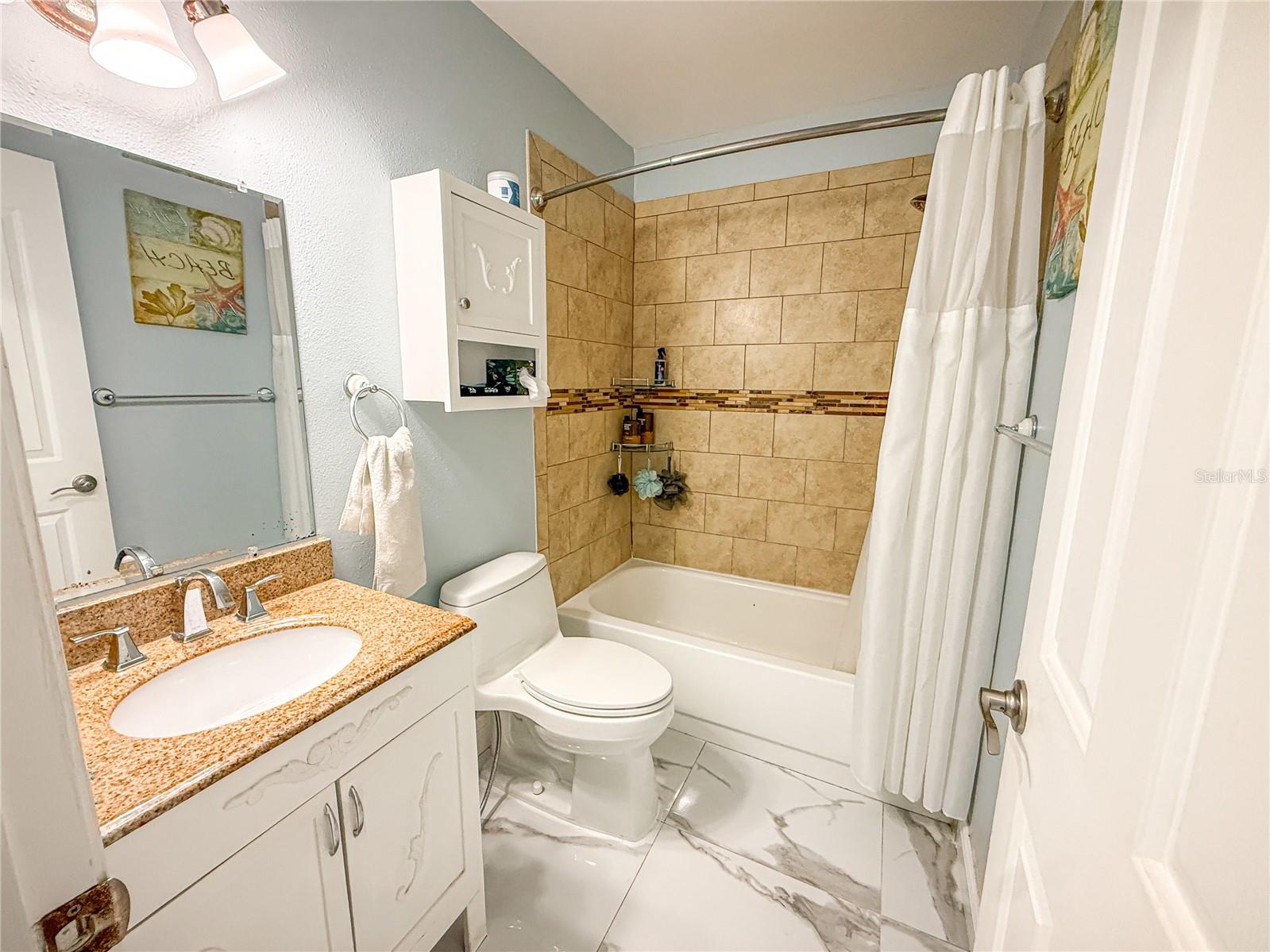 Listing photo id 9 for 1054 Old Field Drive